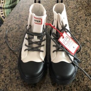 Kids hunter canvas sneakers nwt 4